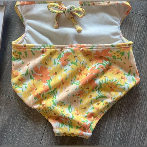 Art class Girls Floral Print Cut Out One Piece Swimsuit in Yellow size XS (4/5) - Picture 6 of 9